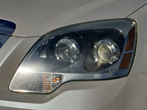 Used 2011 GMC Acadia Denali image 8