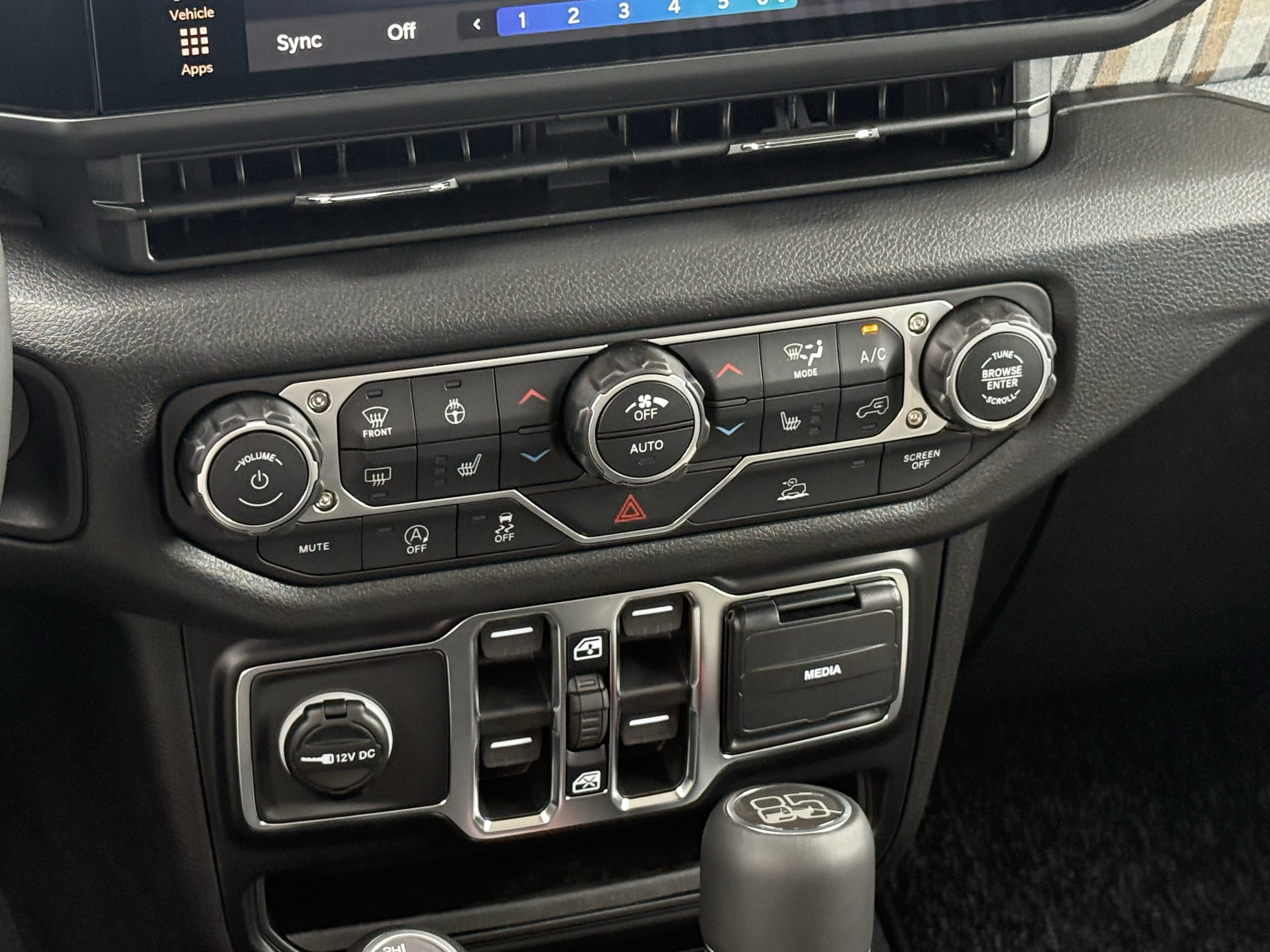 New 2026 Jeep Gladiator Sport AWD/4WD image 14