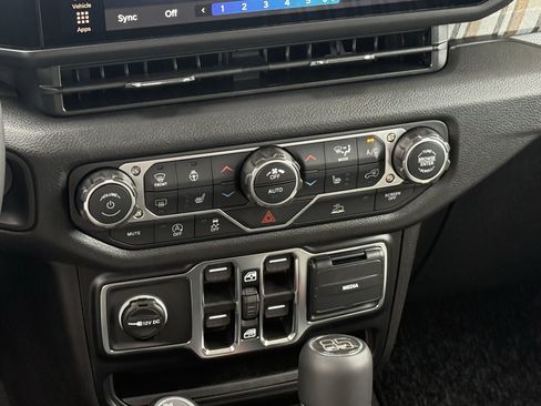 New 2026 Jeep Gladiator Sport AWD/4WD image 14