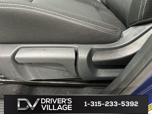 Used 2023 Nissan Rogue S AWD/4WD image 10