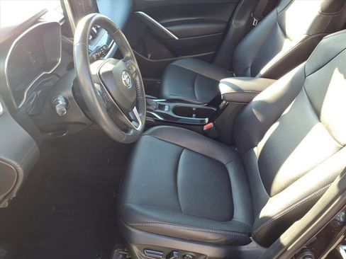Used 2024 Toyota Corolla Cross XLE image 5