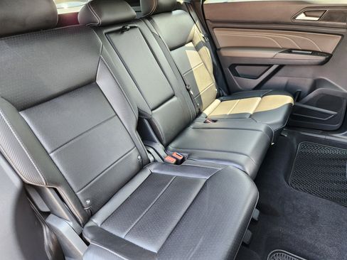 Used 2022 Volkswagen Atlas Cross Sport SE image 15