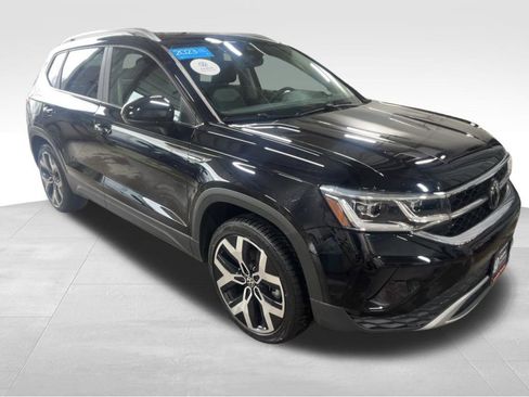 Used 2023 Volkswagen Taos SEL AWD/4WD image 3
