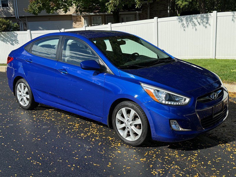 Used 2014 Hyundai Accent GLS w/ Option Group 2 FWD image 11