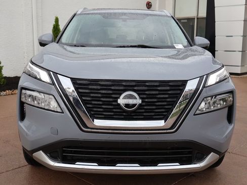 Used 2023 Nissan Rogue Platinum w/ Platinum Premium Package FWD image 2