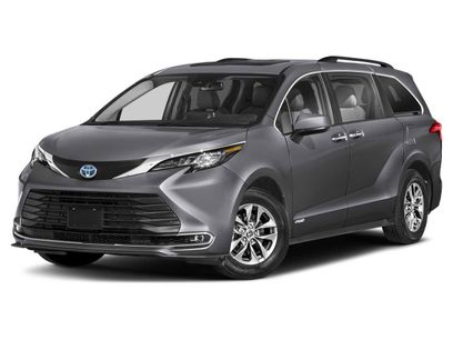 Used 2023 Toyota Sienna XLE