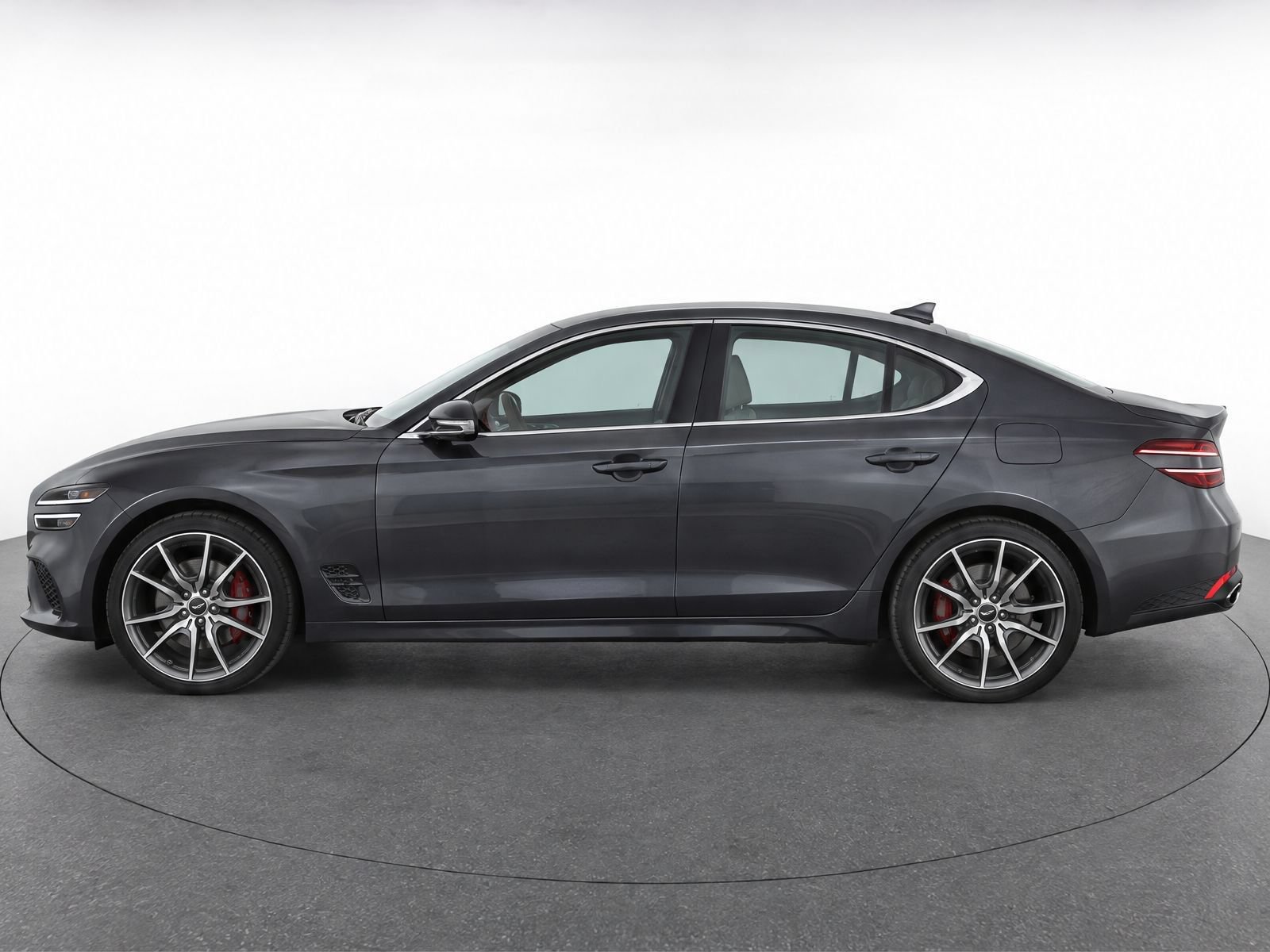 Used 2025 Genesis G70 2.5T RWD image 3