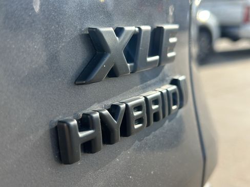 Used 2024 Toyota RAV4 XLE w/ Convenience Package AWD/4WD image 9