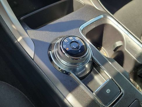 Used 2020 Ford Fusion SE FWD image 31