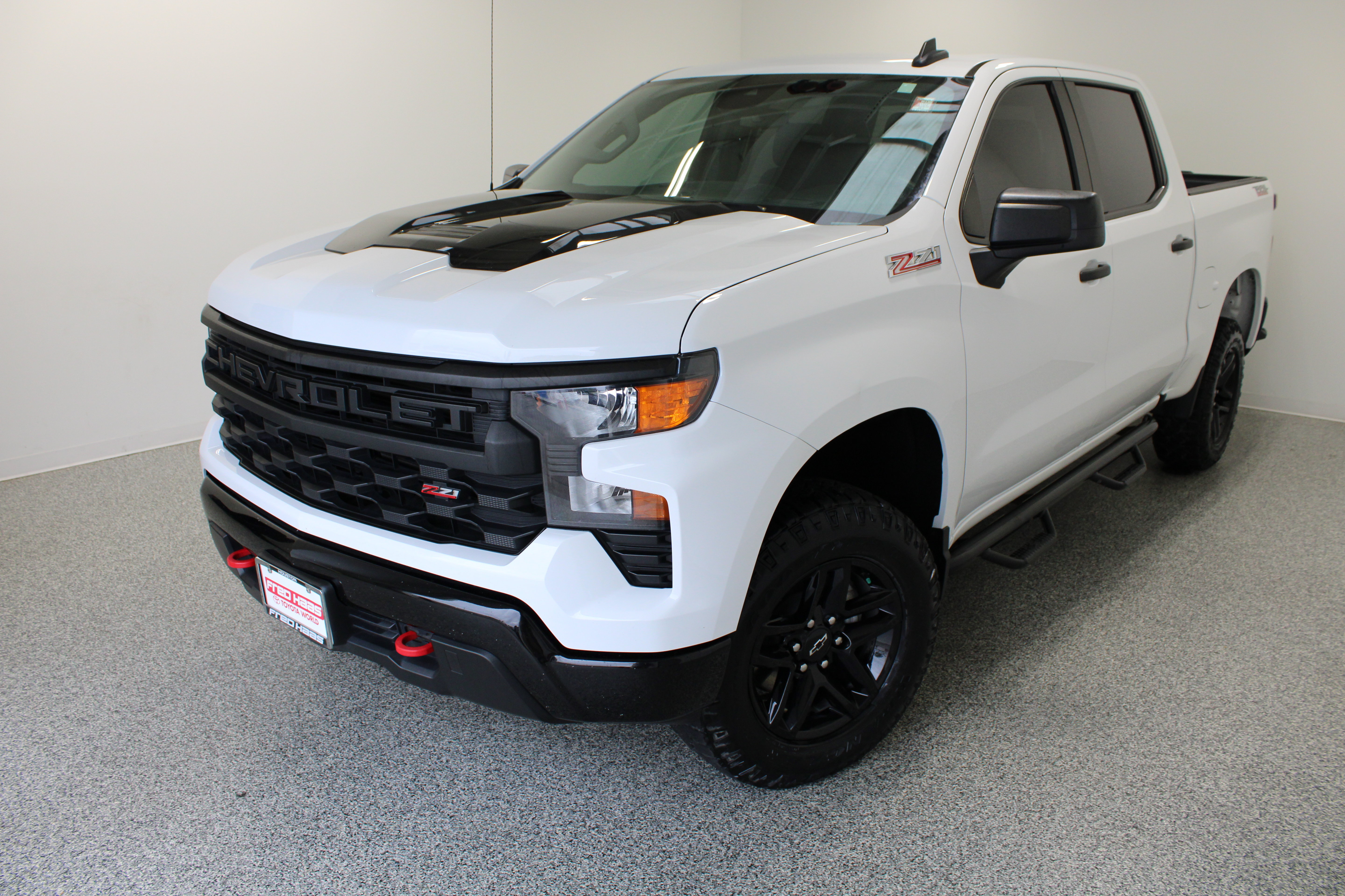 Used 2023 Chevrolet Silverado 1500 Custom Trail Boss AWD/4WD image 2