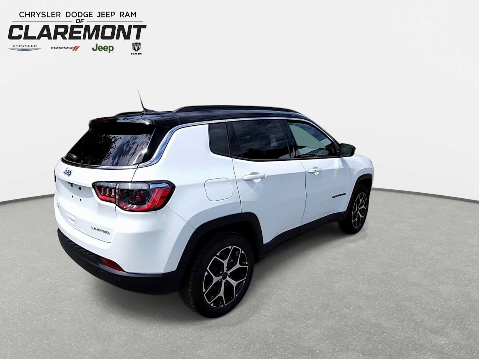 New 2026 Jeep Compass Limited w/ Sun, Sound & Navigation Group AWD/4WD image 8