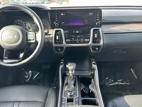 Used 2022 Kia Sorento X-Line EX image 4