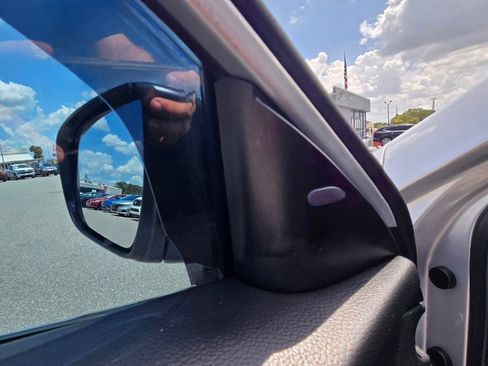 Used 2018 Nissan Rogue SL FWD image 23