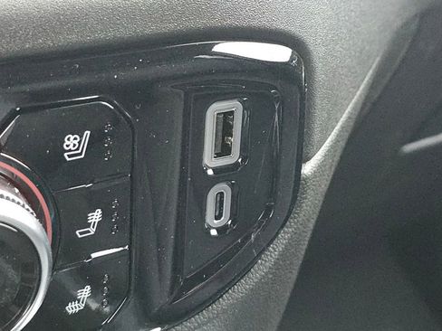 New 2025 GMC Sierra 2500 SLT w/ SLT Premium Package image 7