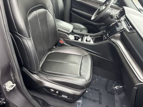 Used 2024 Jeep Grand Cherokee L Limited w/ Luxury Tech Group II image 29