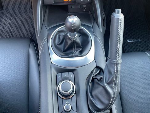 Used 2024 MAZDA MX-5 Miata Grand Touring RWD image 12