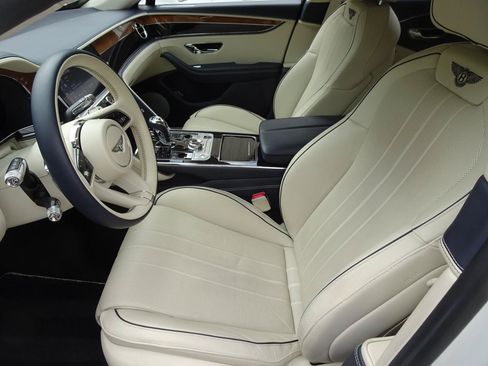 Used 2021 Bentley Flying Spur V8 AWD/4WD image 9
