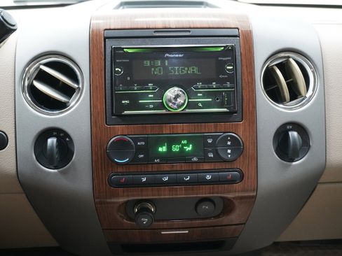 Used 2004 Ford F150 Lariat image 17