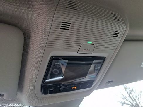 Used 2024 Volkswagen Atlas SE image 27