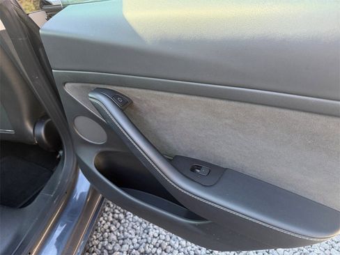 Used 2023 Tesla Model 3 Standard Range image 28