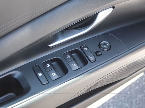 Certified 2023 Hyundai Elantra Limited FWD image 26