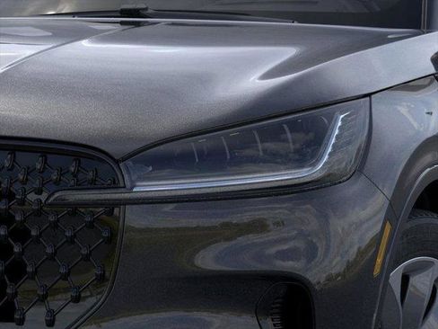 New 2025 Lincoln Aviator AWD w/ Jet Appearance Package image 18