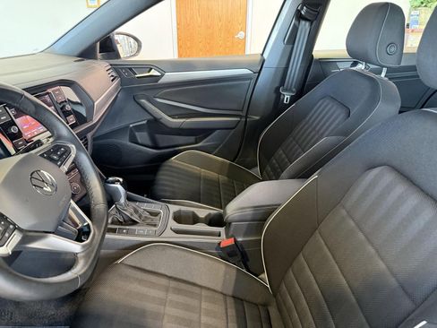 Used 2024 Volkswagen Jetta Sport image 10