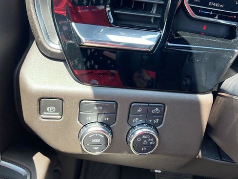 Used 2023 GMC Sierra 1500 SLT w/ SLT Premium Plus Package AWD/4WD image 16
