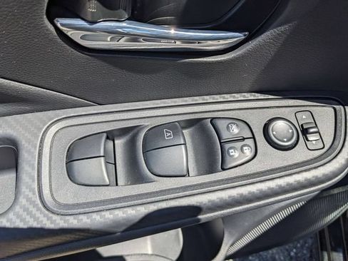 Used 2025 Nissan Versa SV FWD image 15