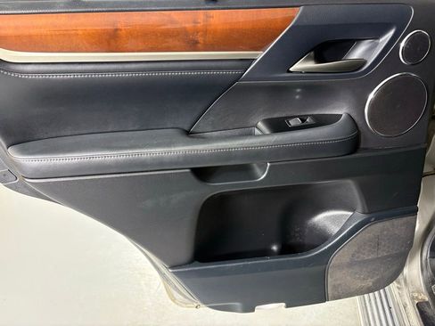 Used 2021 Lexus LX 570 4WD w/ Luxury Package image 34