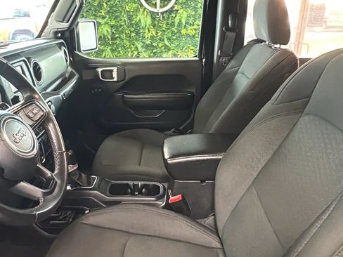 Used 2019 Jeep Wrangler Sport AWD/4WD image 15