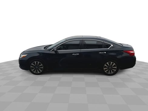 Used 2016 Nissan Altima 2.5 SL w/ 2.5 Technology Package image 5