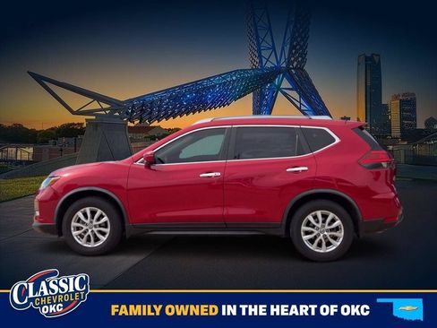 Used 2017 Nissan Rogue SV w/ SV Premium Package FWD image 4