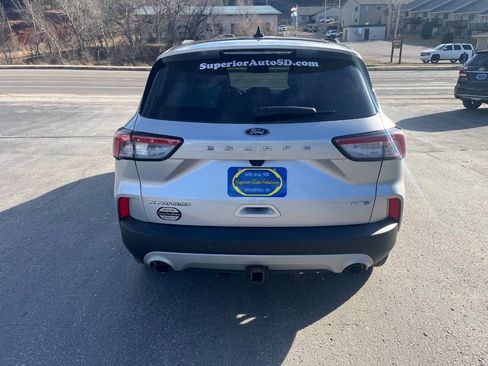 Used 2020 Ford Escape Titanium image 5