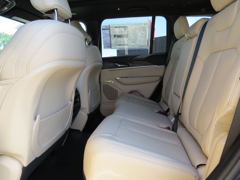 New 2025 Jeep Grand Cherokee Limited w/ Trailer Tow Package image 15