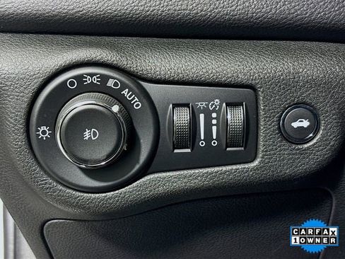 Used 2015 Chrysler 200 S w/ Navigation & Sound Group I image 10