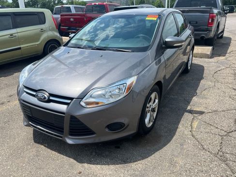 Used 2014 Ford Focus SE FWD image 1