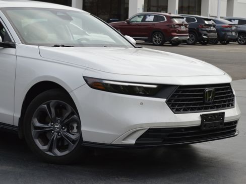 Used 2024 Honda Accord EX-L image 2