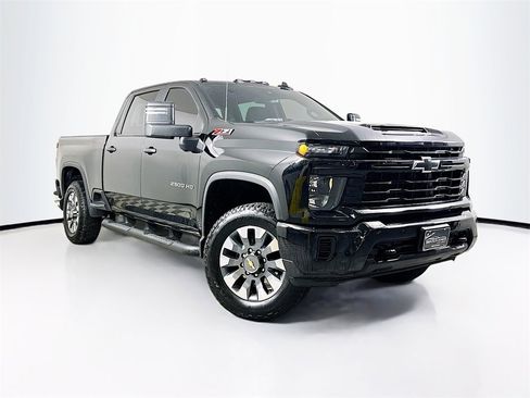 Used 2025 Chevrolet Silverado 2500 Custom w/ Custom Value Package image 1