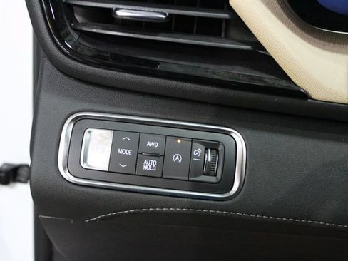 Used 2025 Buick Enclave Preferred w/ Power Package AWD/4WD image 15