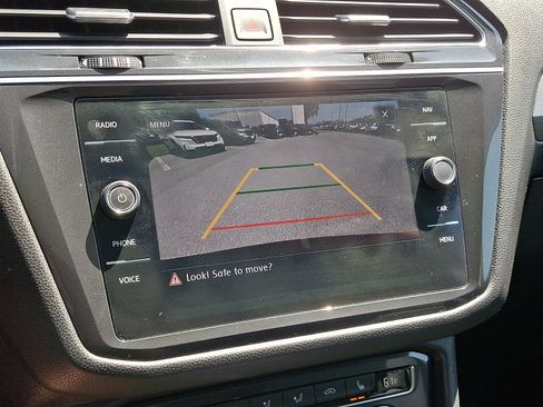 Used 2019 Volkswagen Tiguan SEL w/ 3rd Row Seat Package AWD/4WD image 18