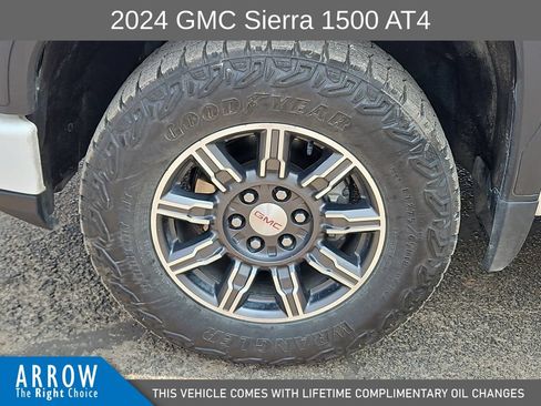 Used 2024 GMC Sierra 1500 AT4 w/ AT4 Preferred Package AWD/4WD image 17