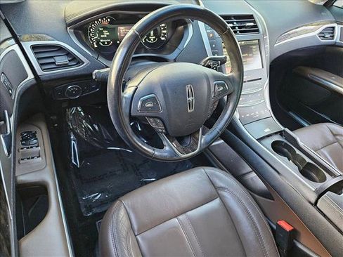 Used 2016 Lincoln MKZ w/ Technology Package image 9