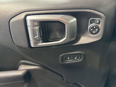 Used 2024 Jeep Wrangler Unlimited Sport AWD/4WD image 30