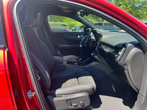 Certified 2023 Volvo C40 P8 Recharge Ultimate AWD/4WD image 28