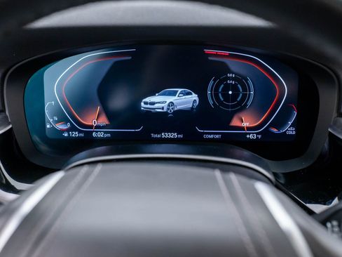 Used 2021 BMW 530i xDrive w/ Premium Package image 22