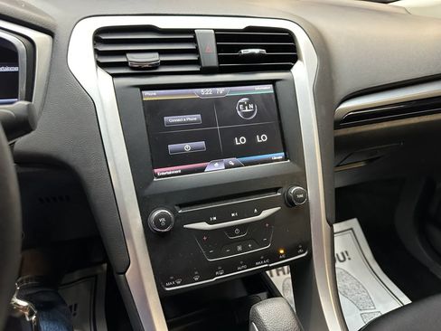 Used 2014 Ford Fusion SE FWD image 15