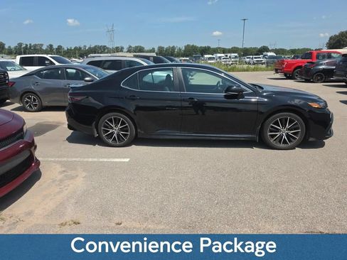 Used 2023 Toyota Camry SE w/ Convenience Package FWD image 2