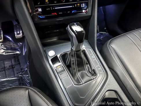 Used 2024 Volkswagen Tiguan SE R-Line w/ MDO Package, Three-Row image 21