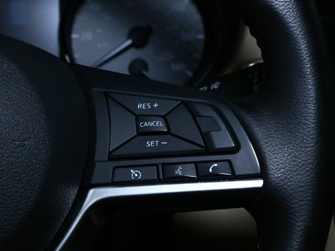 Used 2020 Nissan Rogue SV image 23